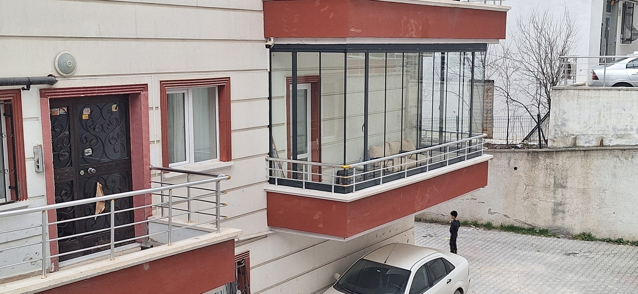 Oval Balkon Dıştan Görünüm